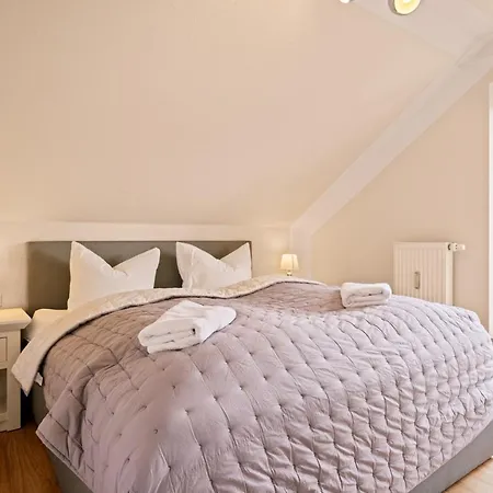 Wohlfuehl-Apartment Irisbluete Mit Privatstrand Friedrichshafen Extérieur photo
